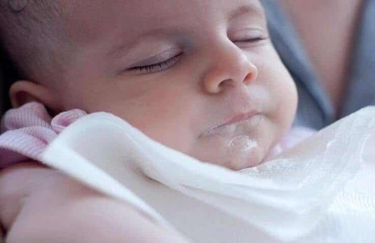 婴儿吐奶是怎么回事 - 处理措施 - 预防办法